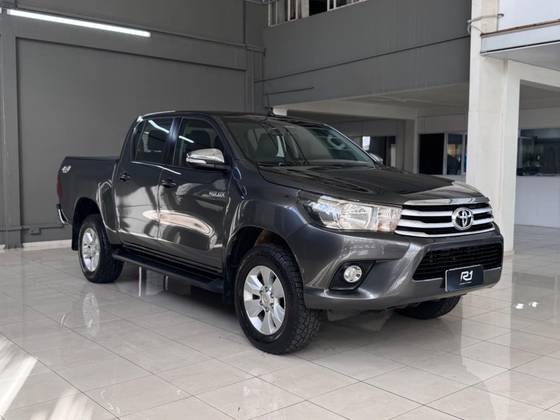 TOYOTA HILUX 2.8 SRV 4X4 CD 16V DIESEL 4P AUTOMÁTICO TOYOTA HILUX 2.8 SRV 4X4 CD 16V DIESEL 4P AUTOMÁTICO